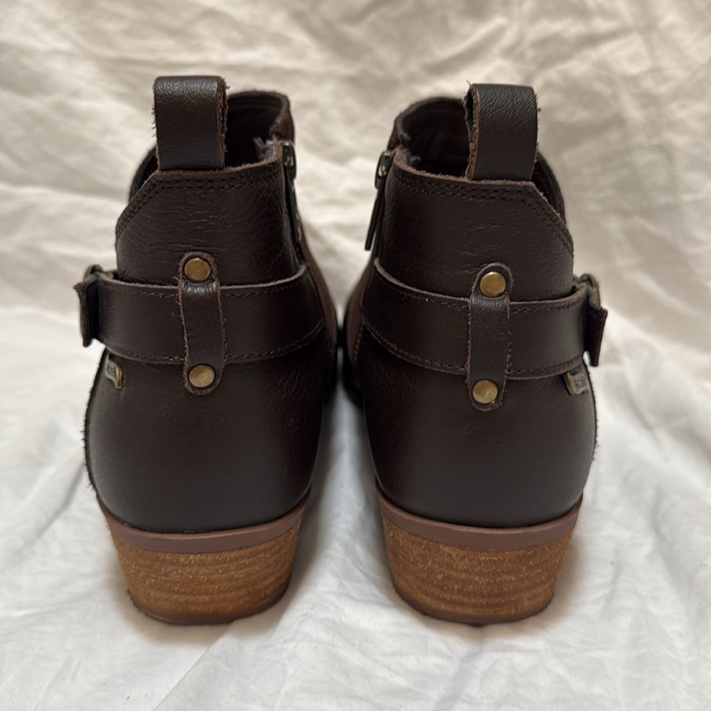 Women’s Skechers Air-Cooled Arch Fit Lasso dark brown ankle booties. Size 9.5 - Picture 8 of 14